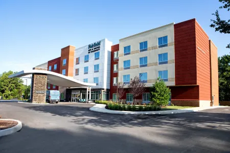 Fairfield Inn & Suites Richmond Airport Отели в г. Сандстон