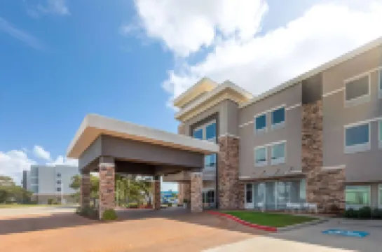 ลากินตา อินน์แอนด์สวีทส์ บายวินด์แฮม ร็อคพอร์ต - ฟูลตัน โรงแรมในร็อคพอร์ต