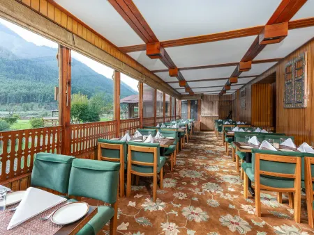 Pahalgam Hotel