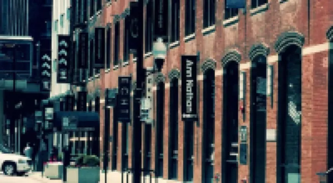 Affordable Month to Month In The Heart Of Chicago. 30 Day Minimum Bookings.