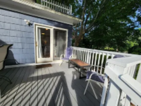 Vacation Starts Now! Pet friendly, beach fun 5 min away!