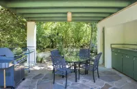 Peaceful Garden House on 5-Acre Nature Estate in The Heart of San Antonio