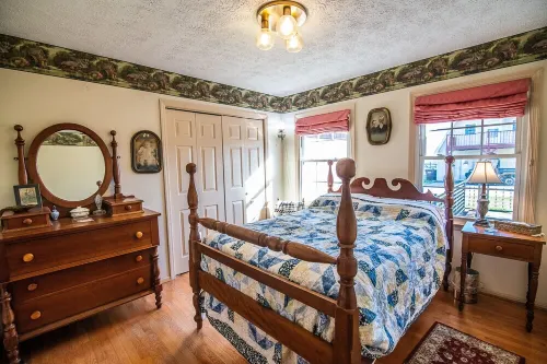 Franklin Ridge Farms Winchester ; Lexington 20 min Stanton 15min.