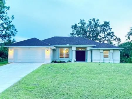 Relaxation Awaits: Luxurious Vacation Home with Heated Pool near Mineral Springs Отели в г. Норт-Порт