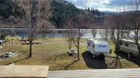Spectacle Lake Waterfront Retreat Chalet