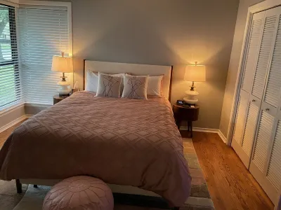 Mid Century Modern Nights Dream Hotels near LJ Foot Massage
