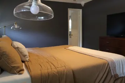 Cute home in the HEART of Madison Hotels near ApproXie Urgent Care - Madison