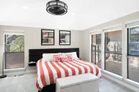 The Corniest Property in Texas ♥ 4 BR ♥ 1/4 Acre ♥ Hotels near Treehouse