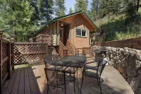 The Dam Overlook  • 3 Min Walk to the Lake • Hot Tub • Game Room Hotels in Evergreen