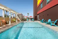 Home2 Suites El Paso Airport - Pool