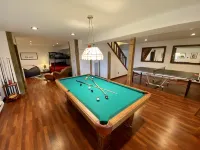 Cozy Creekview Cabin - Berkeley Springs, WV