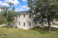 Holiday Availability! Saltwater Pool! Close to Beaches & Downtown St. Pete!