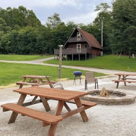 2 Bedroom A-Frame Cabin Near Sheltowee Trace & MSU