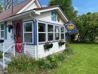 1 Bedroom house and yard w/ partial lakeview between Niagara Falls and Rochester