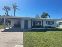 Beautiful home 2 miles away from Venice Beach!!!