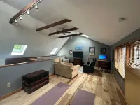 Private Home ~ All Yours ~ In town ~ fenced in yard ~ Hot Tub ~ Pets welcome!