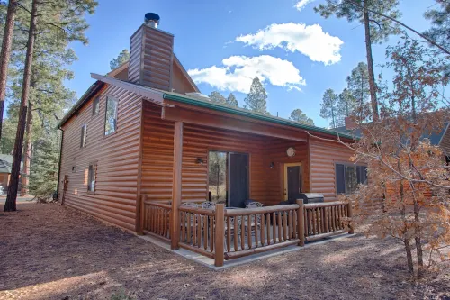 Updated 5 Bedroom home in gated community of Pinetop Crossings!