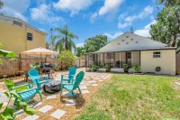 Located near St Pete beaches, downtown Gulfport and short distance to Tampa