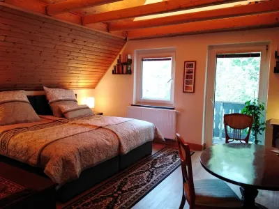 Top Renoviertes Ferienhaus in Idyllischer Waldrandlage Hotel dekat Pfarrgemeinde St. Jakobus Remblinghausen