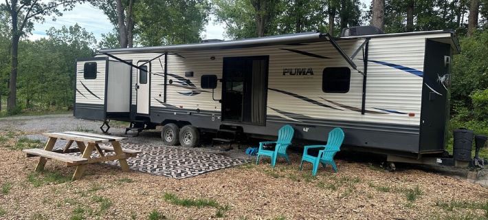 Experience Glamping in style. Private Lake - Pet Friendly! Hotels in Williamson County