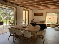 La Maison du Petit Jeu à Grignan : Piscine et vue sur le Château Hotel a Grignan