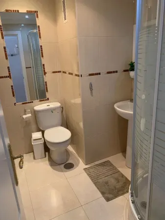 comfortable apartment steps from the beach Отели в г. Фуэнхирола