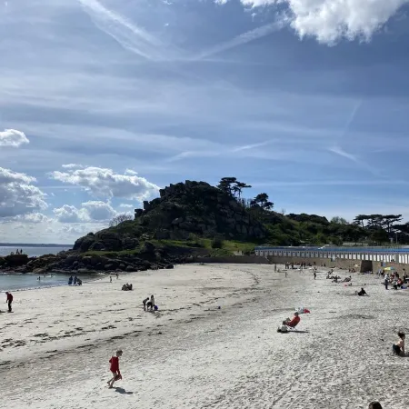 New studio less than 5 minutes from the beaches of the Pink Granite Coast