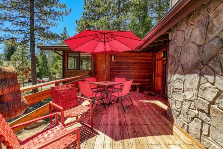 Tahoe's Gem - A Cozy Heart-of-Adventure Getaway. Min to lake, ski, hike, bike Отели в г. Доллар Пойнт