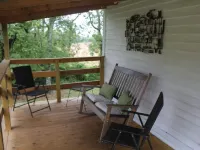 Caretaker cottage with 1 bedroom and WiFi, AC in delightful Dixon Springs Hotels in Smith County