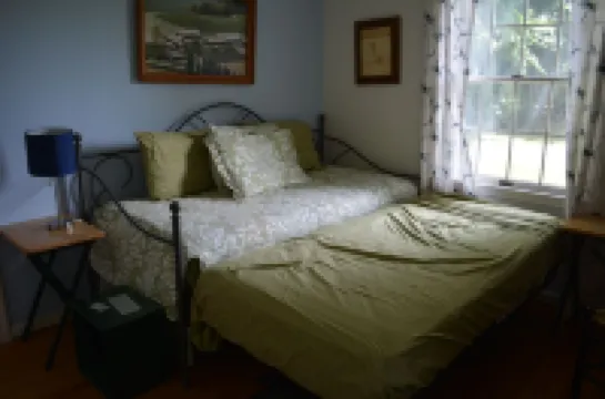 Secluded Waterfront Cottage on 200 acre farm near Queenstown