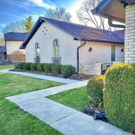 Neat & Tidy Private Entry Cozy Suite in Dayton Area with a Dedicated AC
