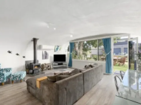 Chill at the Igloo cottage - 100m walk to beach 波塔靈頓酒店