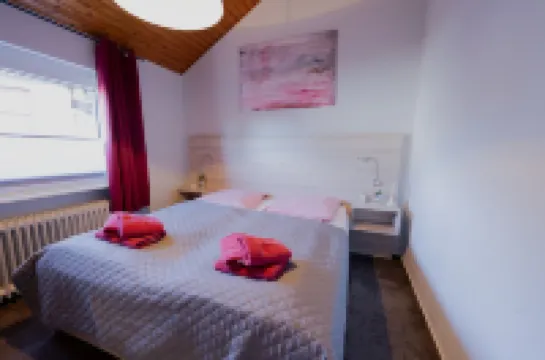 Light-flooded architect house in a quiet location FeWo "Red"