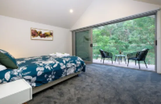 Serenity HG4A: Brand New 4Br 3.5Ba House with Absolute Nat Park Frontage