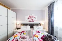 5-Star FeWo Orchidee: Wellness Luxury with Bubble Bath & Infrared Sauna! Hotels in Arnbruck