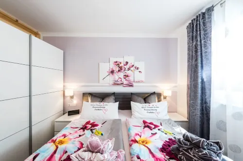 5-Star FeWo Orchidee: Wellness Luxury with Bubble Bath & Infrared Sauna!