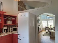 Charming 2-bedroom cottage in downtown Mount Dora with RV parking, pets welcome