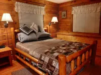 Cozy 2 Bed 2 Bath Cabin located next to Three Bears Resort in Warrens Wisconsin
