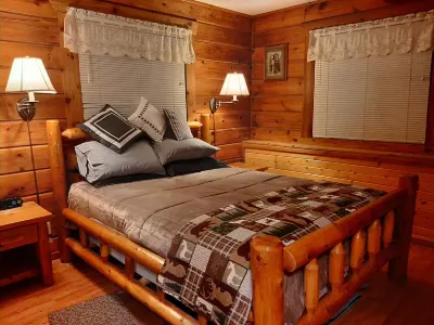 Cozy 2 Bed 2 Bath Cabin located next to Three Bears Resort in Warrens Wisconsin