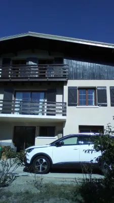 Appart 65m, 2-6 people, 2 bedroom and living room with very comfortable sofa. Hotels in Embrun