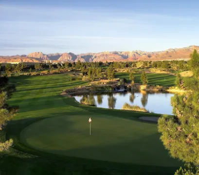 Modern, spacious, comfy! Minutes to Red Rock, Golf, Tivoli Village and the Strip Hotel a Summerlin-Northwest Las Vegas