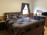 Hideaway in the Great North Woods - direct access to snowmobile trails エロルのホテル