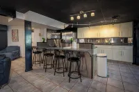 Pet Friendly/Professional Host/Kayaks/Waterfront Hotels in Creal Springs