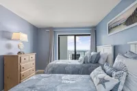 Oceanfront Beauty: 2 Bedroom 2 bath Shalimar Condo with Breathtaking Beach Views