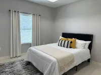 Family Escape Home w/playground 5 minutes from shopping centers & restaurants