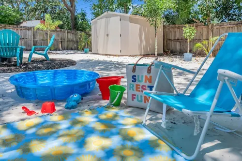Close to beach, restaurants-Fire pit, games, bikes