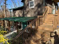 Lakeside Retreat Lake Lanier-Great Hiking, Wineries, and More!Book Now for Fall!