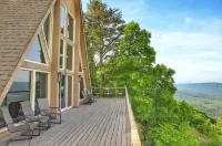 Luxury retreat with panoramic views at Mount Sinai Manor!