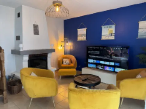 La Ti Source à 2 pas du Vieux Port, en Impasse Privée, Avec Garage