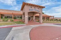2BD Private Golf Oasis Steps to Festivals, Pools, Tennis, Bocce, Fitness & More!